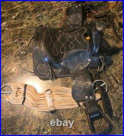 Training Saddle 10 Inch Black Tooled Leather Work Design Mexico Beautiful Vtg