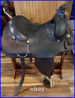 Used 15 Trophy Roping Saddle Stamped Roy Deen Team Roping Heeler