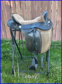 Used Parelli Cruiser Saddle 17 inch, Standard width, Very good condition