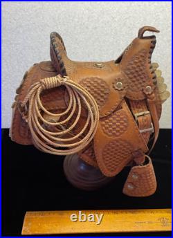 VTG Pugsley Brasil Salesman Sample Leather Saddle w Wood Stand Very good 9