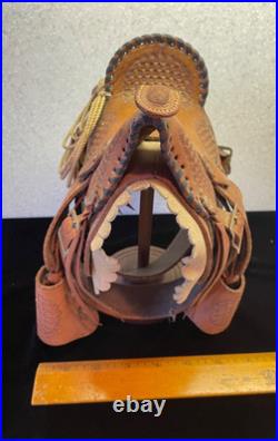 VTG Pugsley Brasil Salesman Sample Leather Saddle w Wood Stand Very good 9