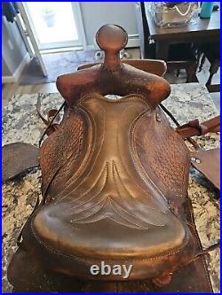 Vintage 16 tooled Western trail or pleasure saddle