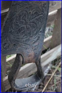 Vintage 17 Western Trail Saddle Hand-Tooled Floral Leather