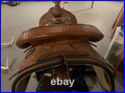 Western Saddle 17 inch, beautiful tooling
