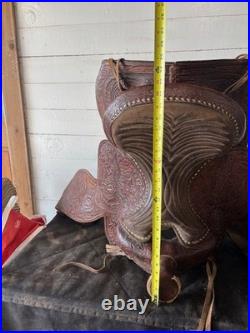 Western Saddle, brown leather, size 24