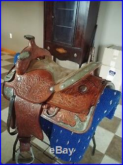 Western show saddle 16 with matching Blanket And Shirt XS